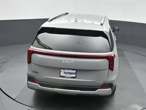 Used 2025 Kia Carnival EX FWD image 44