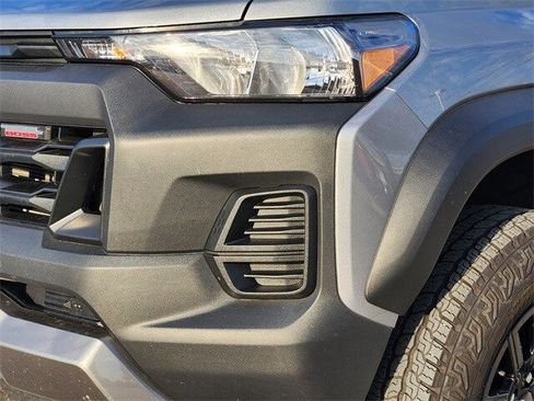 Used 2023 Chevrolet Colorado Trail Boss image 5