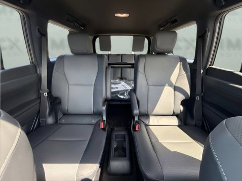 Used 2025 Lexus GX 550 w/ Accessory Package (2T) AWD/4WD image 7
