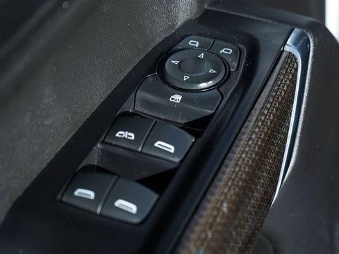 Used 2021 Chevrolet Silverado 1500 LT Trail Boss w/ Convenience Package II AWD/4WD image 11