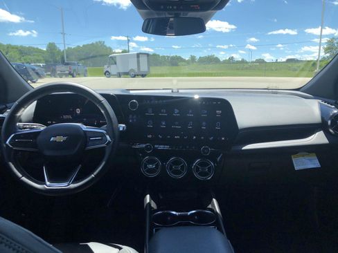 Used 2024 Chevrolet Blazer EV LT AWD/4WD image 13