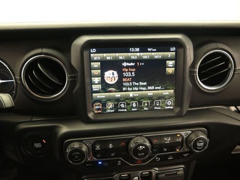 Used 2021 Jeep Wrangler Unlimited Sahara w/ Cold Weather Group AWD/4WD image 13