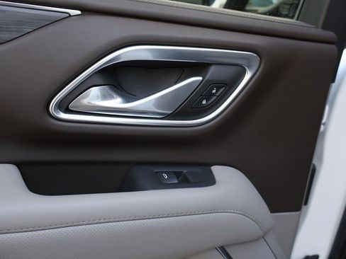 Used 2022 GMC Yukon SLT w/ SLT Luxury Package image 30