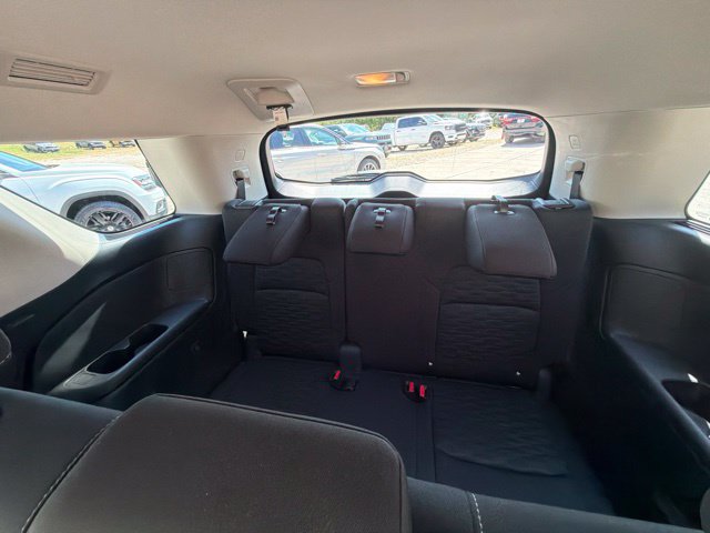 Used 2025 Nissan Pathfinder SV AWD/4WD image 16