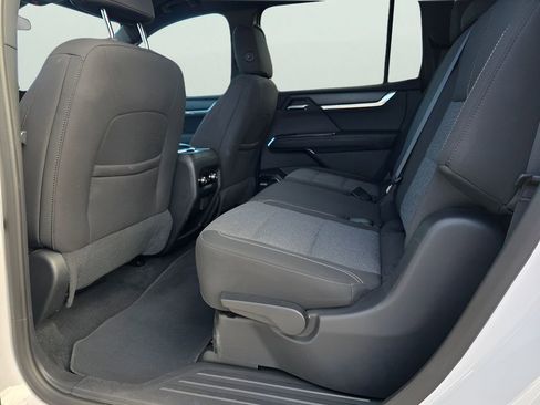 Used 2025 GMC Acadia Elevation FWD image 30