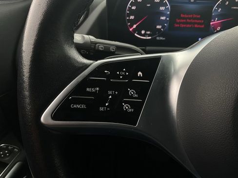 Used 2025 Mercedes-Benz GLA 250 image 34
