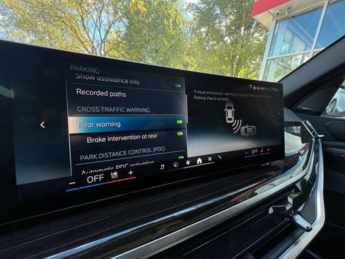 Used 2024 BMW X5 xDrive50e image 20