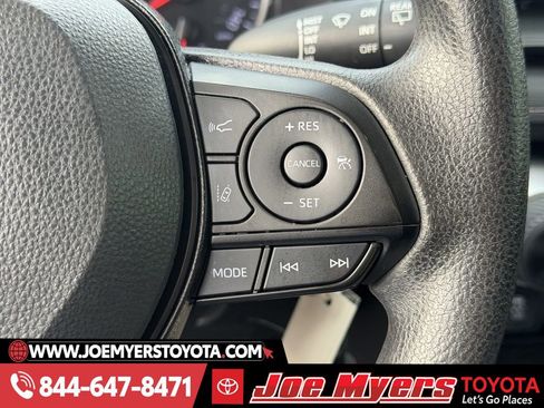 Used 2022 Toyota RAV4 LE image 22