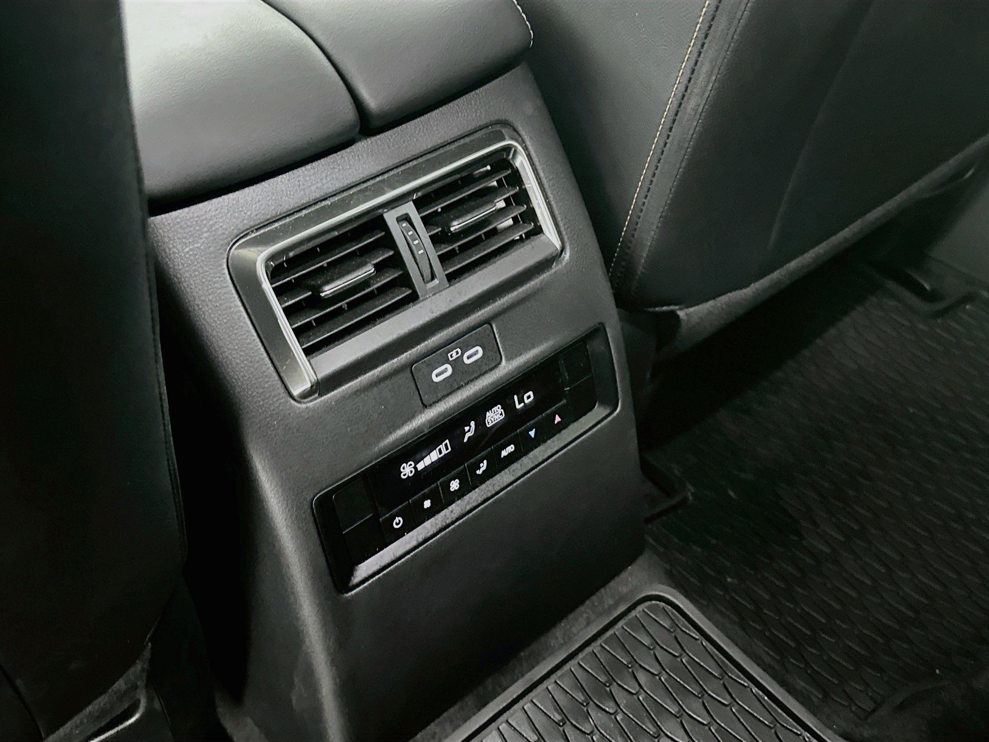 Used 2024 MAZDA CX-90 Plug-In Hybrid w/ Preferred AWD/4WD image 29