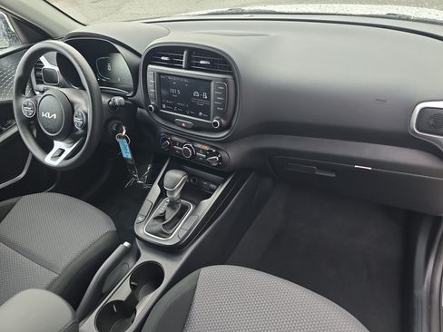 Certified 2025 Kia Soul LX FWD image 11