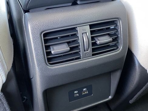 Certified 2023 Nissan Rogue SV FWD image 15