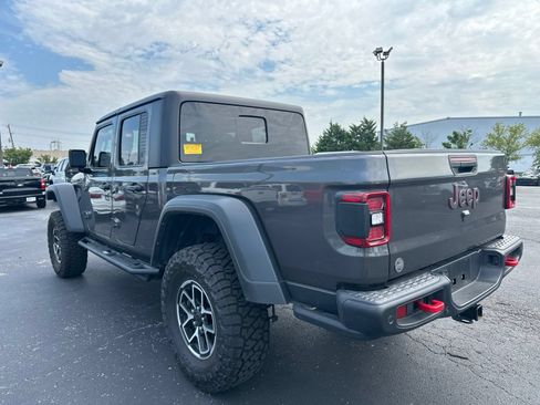 Used 2024 Jeep Gladiator Rubicon w/ Technology Group AWD/4WD image 7