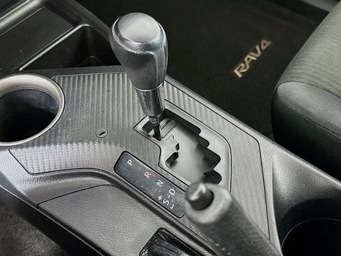 Used 2015 Toyota RAV4 LE image 23