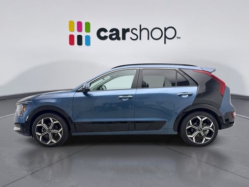 Used 2024 Kia Niro SX Touring FWD image 2
