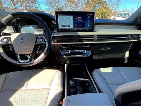 New 2026 Lincoln Corsair Premiere image 5