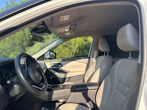 Used 2024 Nissan Rogue SV FWD image 6
