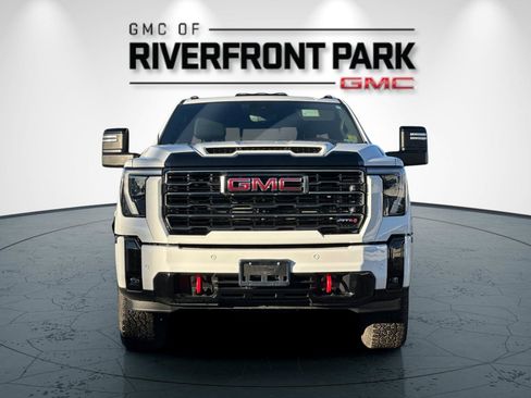 Used 2025 GMC Sierra 2500 AT4 w/ AT4 Premium Plus Package image 8