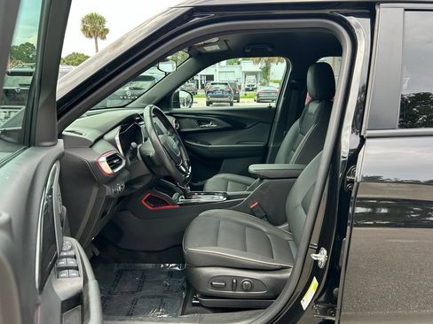 Used 2023 Chevrolet TrailBlazer RS FWD image 15