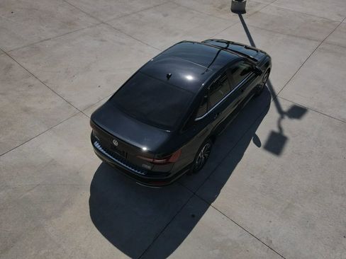 Used 2021 Volkswagen Jetta SEL Premium image 57