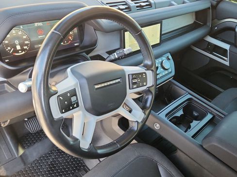 Used 2020 Land Rover Defender 110 SE AWD/4WD image 4