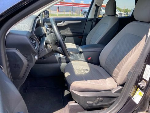 Used 2021 Ford Escape SE w/ Convenience Package FWD image 16