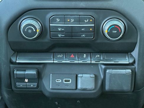 Used 2022 Chevrolet Silverado 2500 Custom w/ Custom Value Package AWD/4WD image 20
