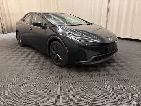 Used 2023 Toyota Prius Limited image 3