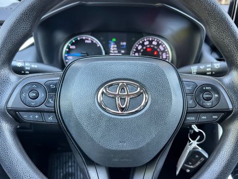 Certified 2022 Toyota RAV4 LE AWD/4WD image 24