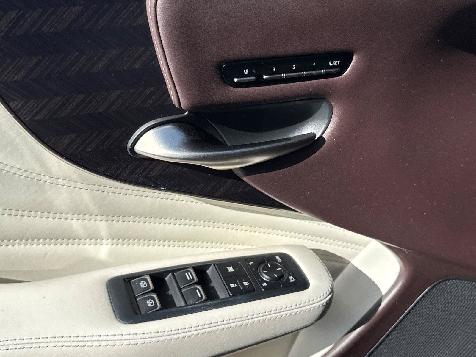 Used 2018 Lexus LS 500 AWD image 29