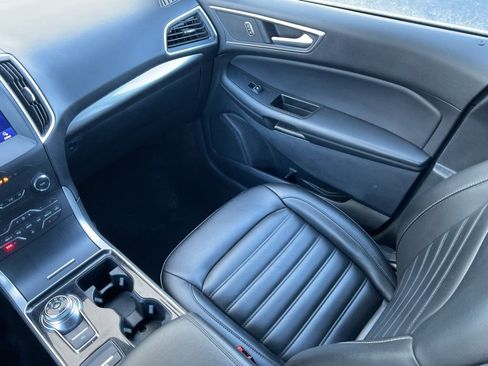 Used 2020 Ford Edge SEL image 17