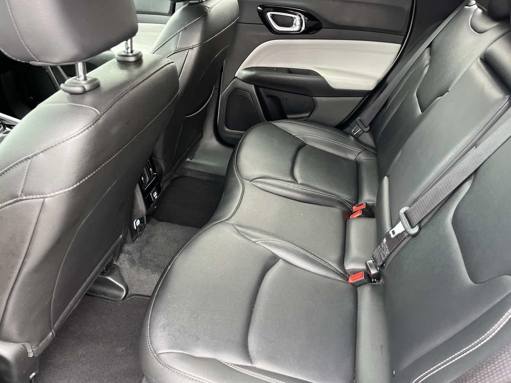 Used 2025 Jeep Compass Limited AWD/4WD image 18