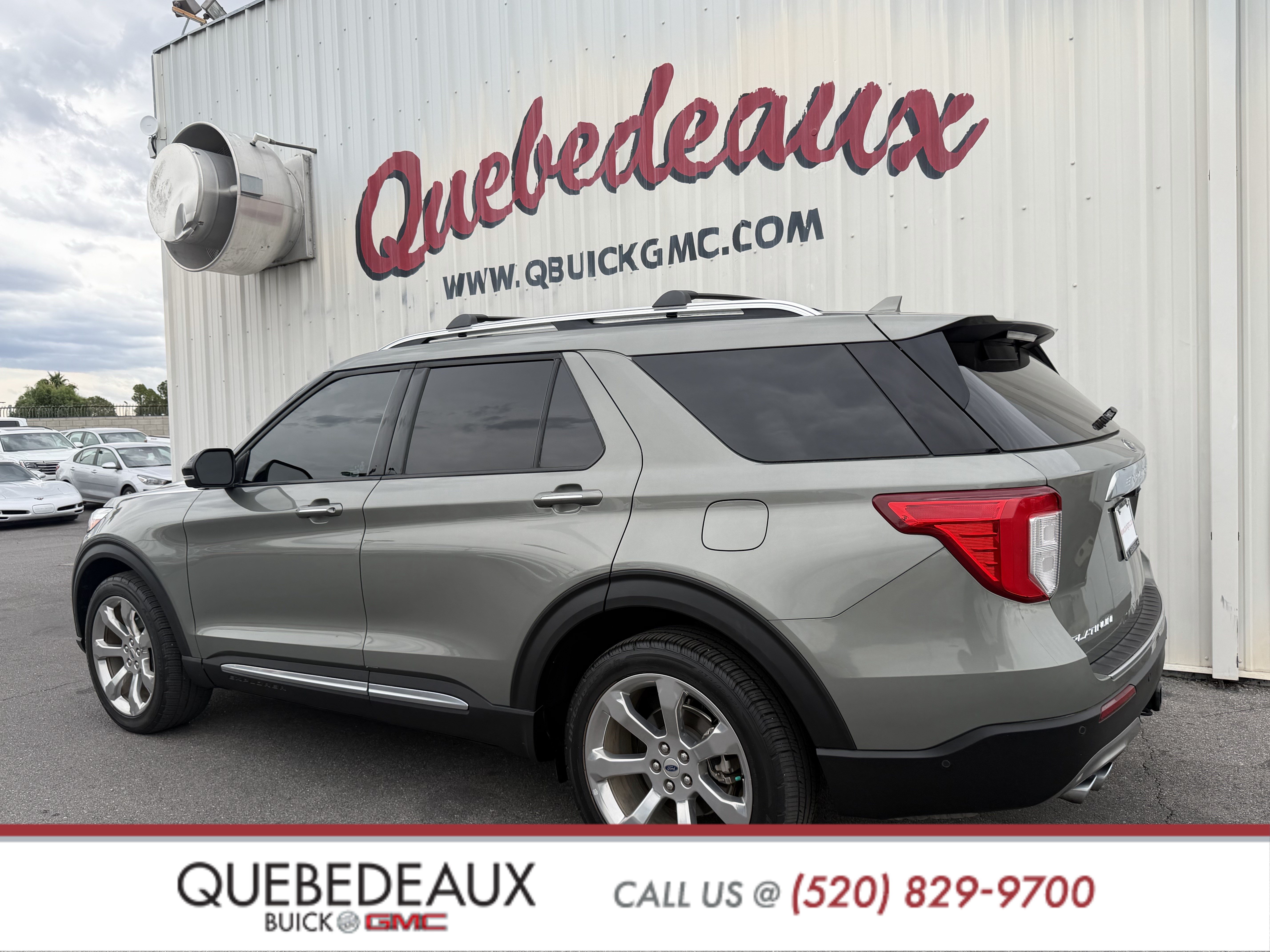 Used 2020 Ford Explorer Platinum w/ Premium Technology Package AWD/4WD image 4