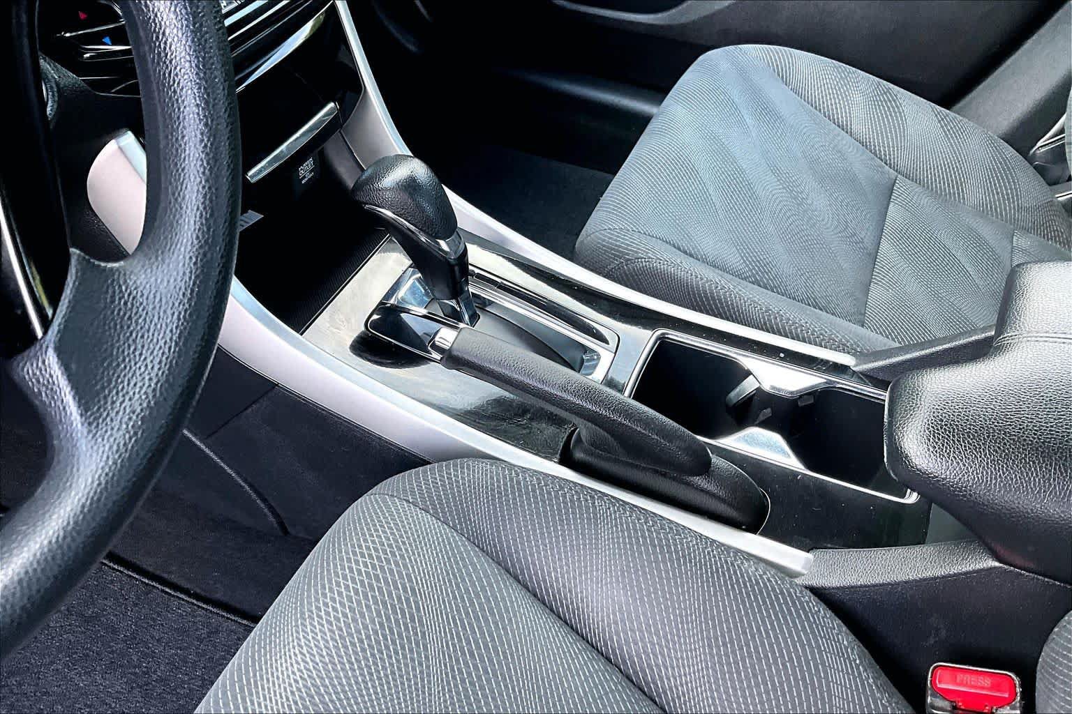 Used 2016 Honda Accord EX image 16