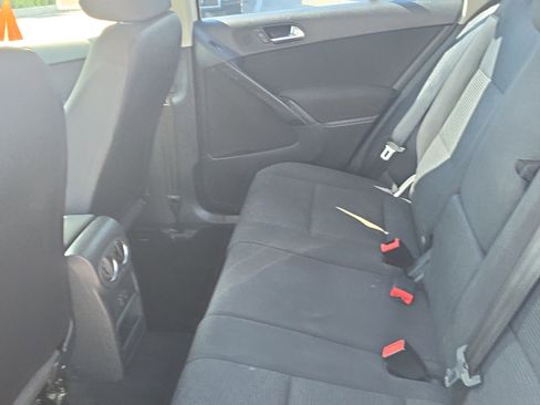 Used 2018 Volkswagen Tiguan Limited w/ Premium Package image 12