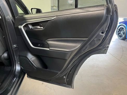 Used 2022 Toyota RAV4 XLE w/ Convenience Package FWD image 15