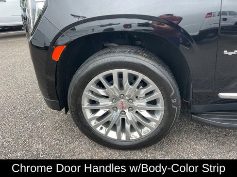 Used 2024 GMC Yukon XL SLT w/ SLT Premium Package image 12