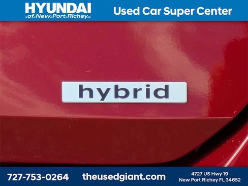 Used 2024 Hyundai Elantra Limited image 12