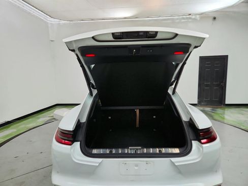 Used 2019 Porsche Panamera 4 image 31