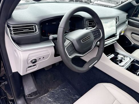 New 2026 Jeep Grand Wagoneer 2WD image 9