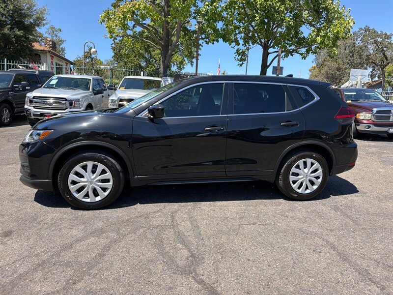 Used 2020 Nissan Rogue S FWD image 13