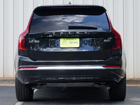 Used 2025 Volvo XC90 B5 Ultra w/ Protection Package Premier AWD/4WD image 11