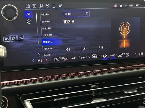 Used 2024 Chevrolet Traverse RS image 30