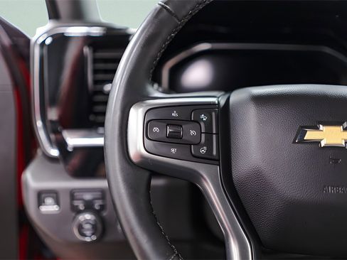 Used 2025 Chevrolet Silverado 1500 LT image 11