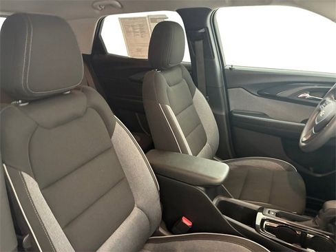 Certified 2022 Chevrolet TrailBlazer LT w/ Driver Confidence Package image 14