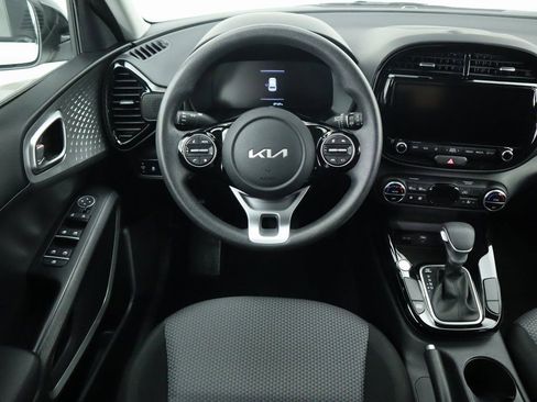 Used 2023 Kia Soul S image 10