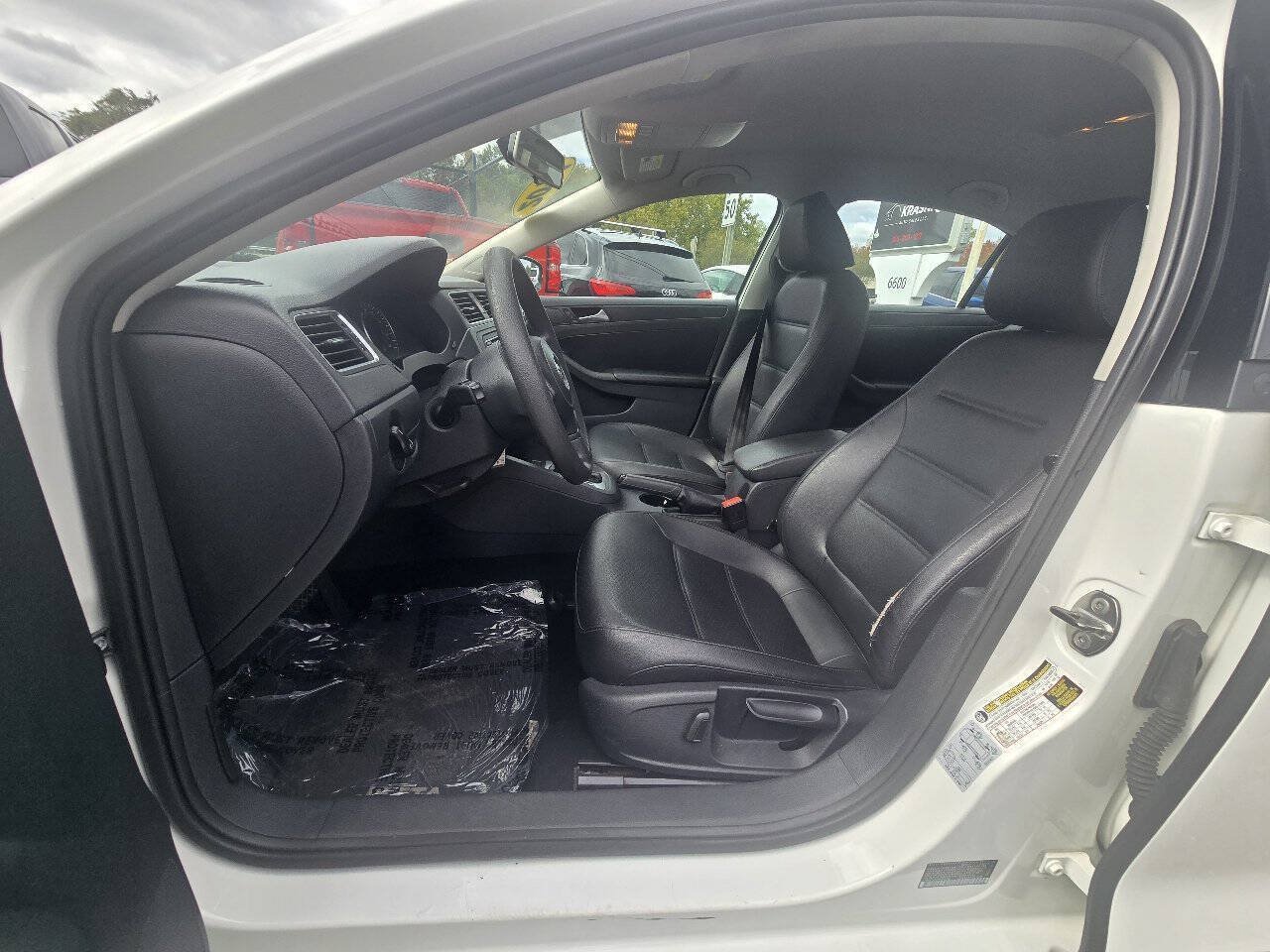 Used 2014 Volkswagen Jetta SE FWD image 14