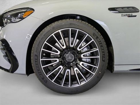 New 2026 Mercedes-Benz E 53 AMG e 4MATIC Sedan image 10