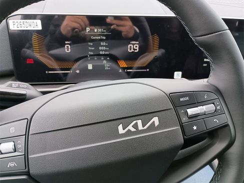 New 2026 Kia Sportage EX image 21