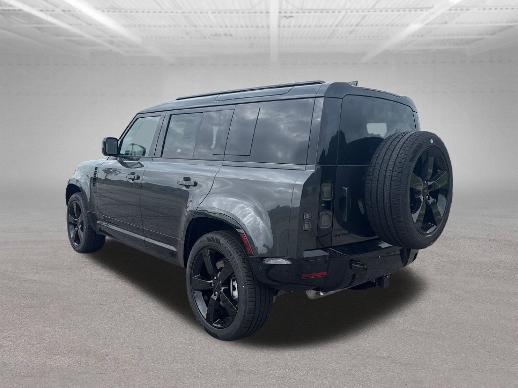 New 2026 Land Rover Defender 110 X-Dynamic SE AWD/4WD image 3
