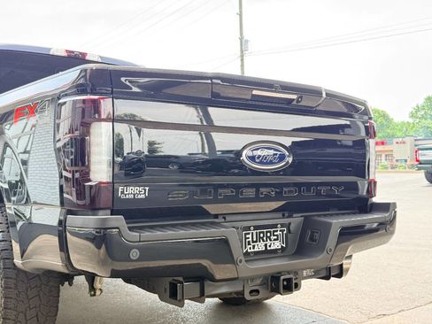 Used 2017 Ford F250 Lariat w/ Lariat Ultimate Package AWD/4WD image 8